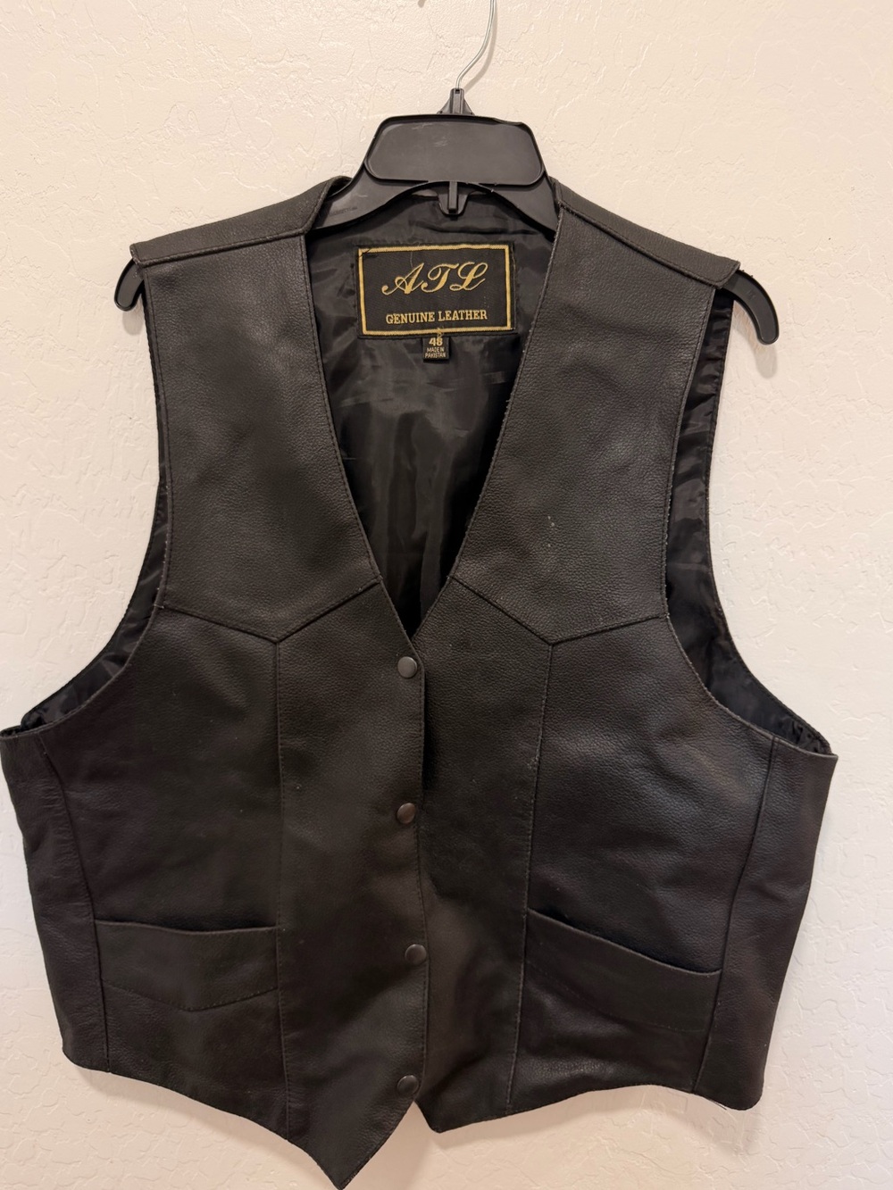ATL Genuine Leather Black Men's Vest size 48 biker vtg snap button up motorcycle